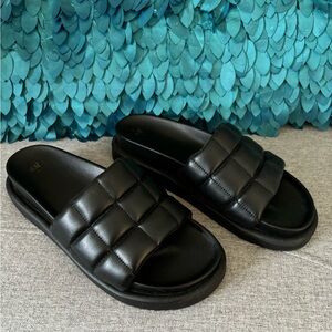 New H&M Black Quilted Platform Pool Slides Size 8